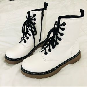 MOVEOUT SALE//White Contrast Combat Boots